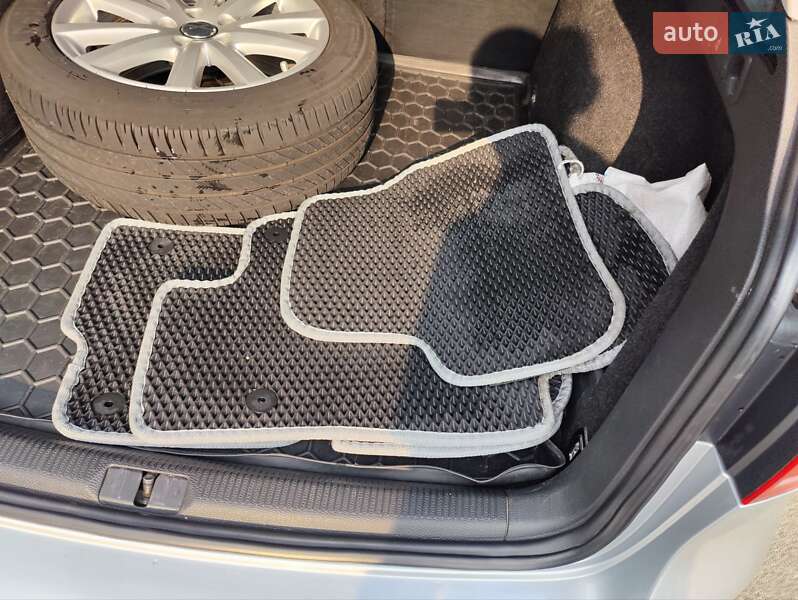 Универсал Volkswagen Passat 2014 в Киеве