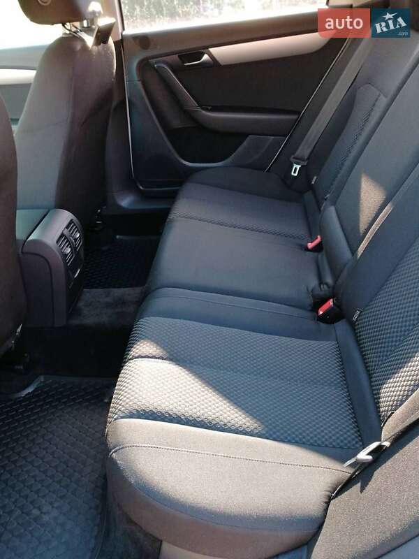 Универсал Volkswagen Passat 2012 в Стрые