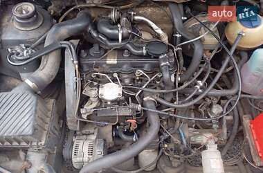 Седан Volkswagen Passat 1992 в 