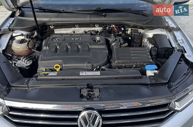 Седан Volkswagen Passat 2015 в 