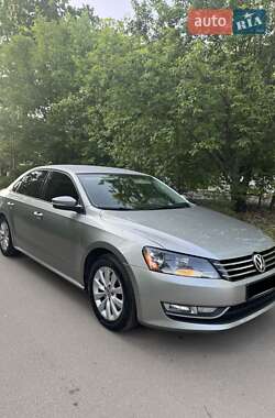 Седан Volkswagen Passat 2013 в Киеве