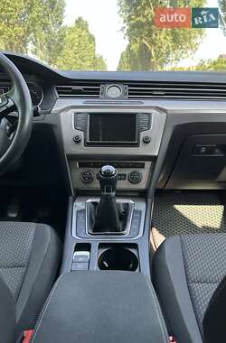 Универсал Volkswagen Passat 2015 в Киеве