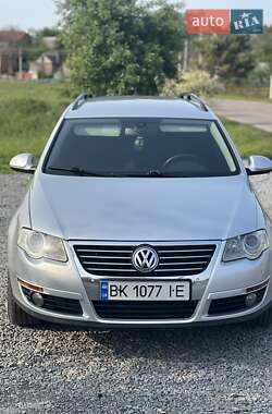 Универсал Volkswagen Passat 2010 в Ровно