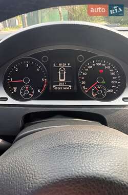 Универсал Volkswagen Passat 2010 в 