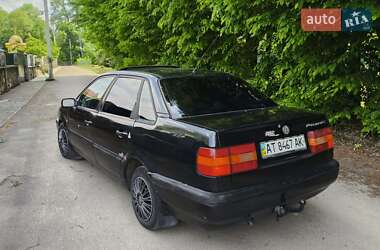 Седан Volkswagen Passat 1994 в Надворной