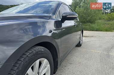 Седан Volkswagen Passat 2015 в 