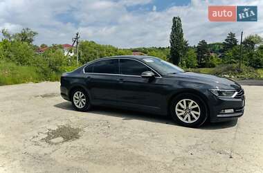 Седан Volkswagen Passat 2015 в 