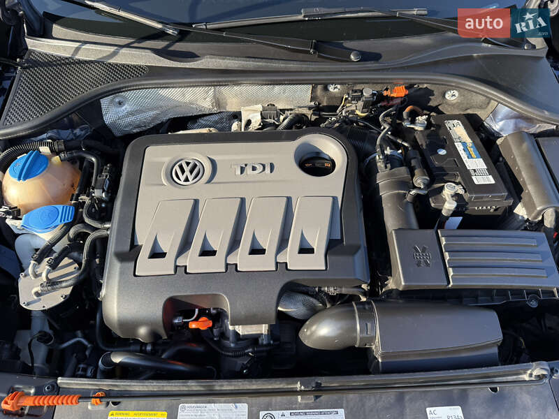 Седан Volkswagen Passat 2013 в Каменец-Подольском