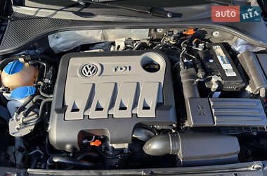Седан Volkswagen Passat 2013 в 