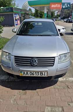 Седан Volkswagen Passat 2005 в Киеве