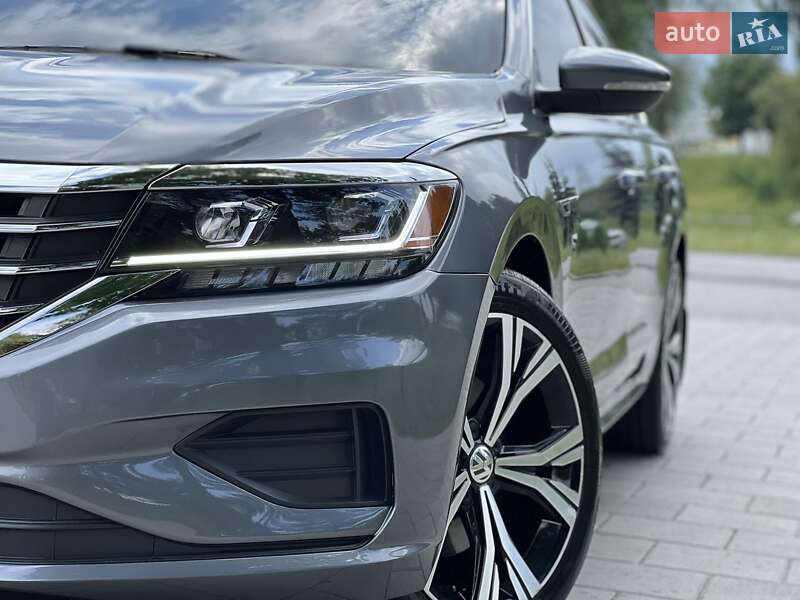 Седан Volkswagen Passat 2021 в Киеве