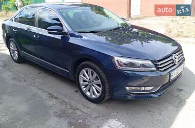 Седан Volkswagen Passat 2012 в Киеве