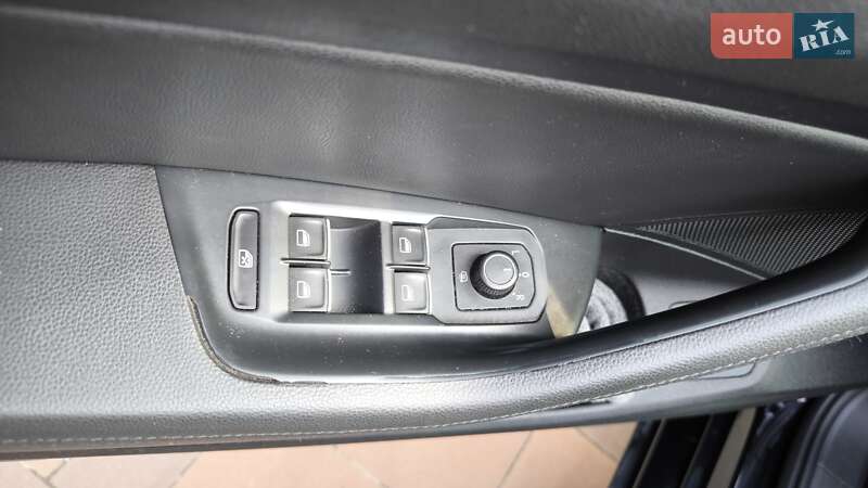 Универсал Volkswagen Passat 2015 в Вараше