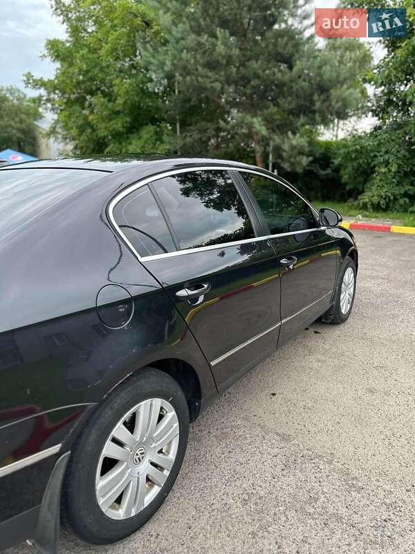 Седан Volkswagen Passat 2007 в Мукачевому