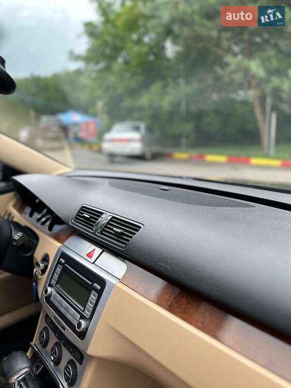 Седан Volkswagen Passat 2007 в Мукачевому