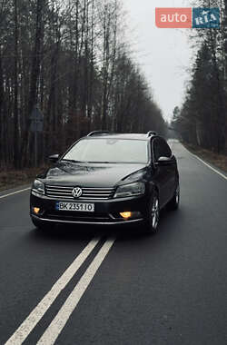Універсал Volkswagen Passat 2010 в Рокитному