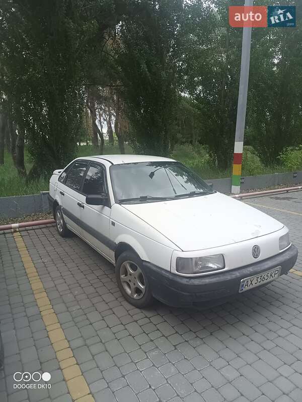 Седан Volkswagen Passat 1988 в Харькове