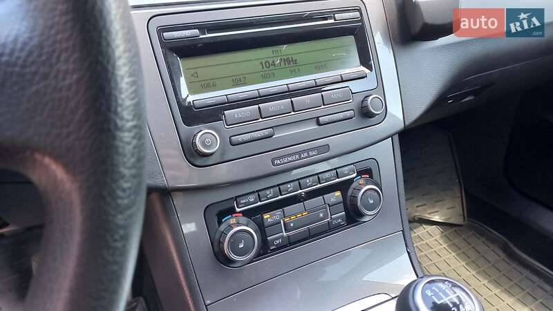 Универсал Volkswagen Passat 2010 в Миргороде