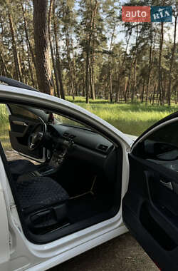 Універсал Volkswagen Passat 2013 в 