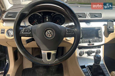 Універсал Volkswagen Passat 2014 в 