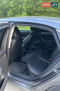 Седан Volkswagen Passat 2017 в 