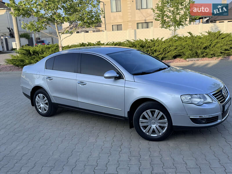 Седан Volkswagen Passat 2008 в Одессе