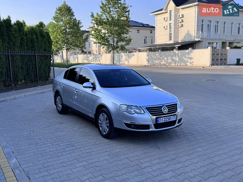 Седан Volkswagen Passat 2008 в Одессе