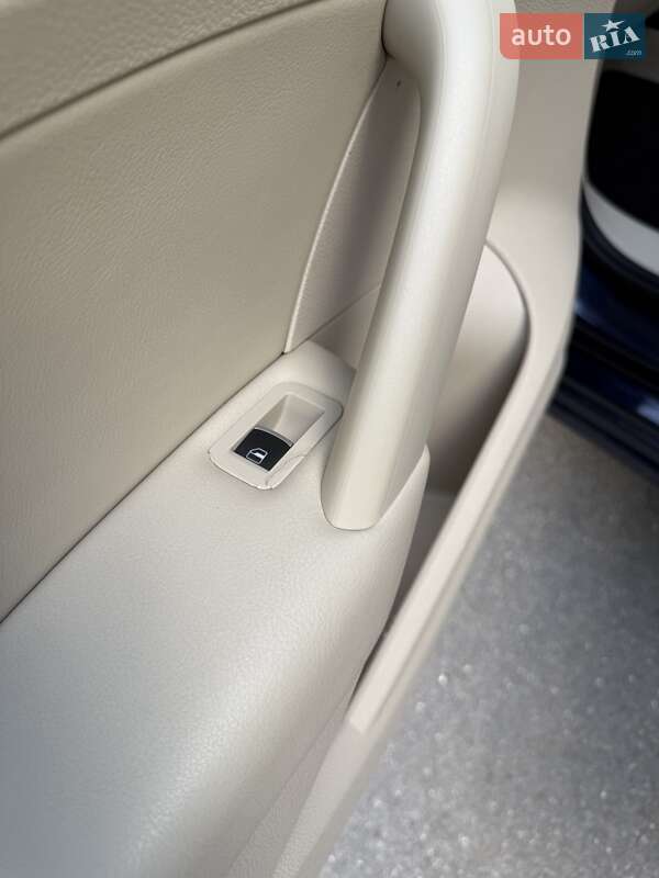 Седан Volkswagen Passat 2012 в Киеве