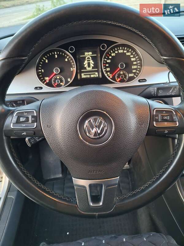 Универсал Volkswagen Passat 2010 в Новой Ушице