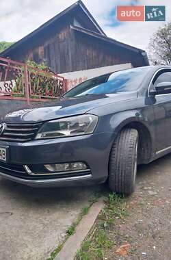 Седан Volkswagen Passat 2012 в Рахове