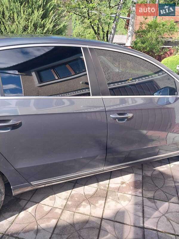 Седан Volkswagen Passat 2012 в Рахове