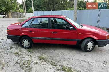 Седан Volkswagen Passat 1993 в 