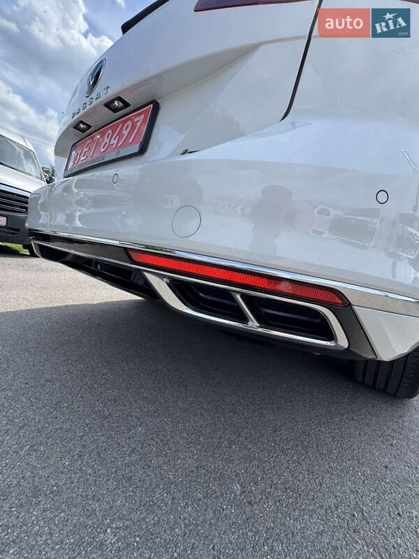Универсал Volkswagen Passat 2021 в Киеве
