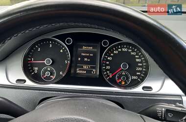 Універсал Volkswagen Passat 2011 в 