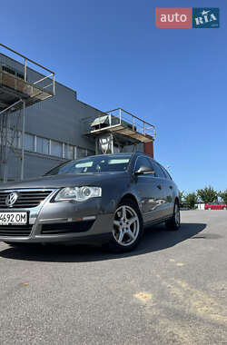 Універсал Volkswagen Passat 2006 в Мукачевому