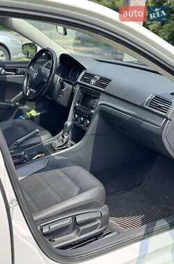 Седан Volkswagen Passat 2015 в 