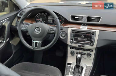 Седан Volkswagen Passat 2013 в 