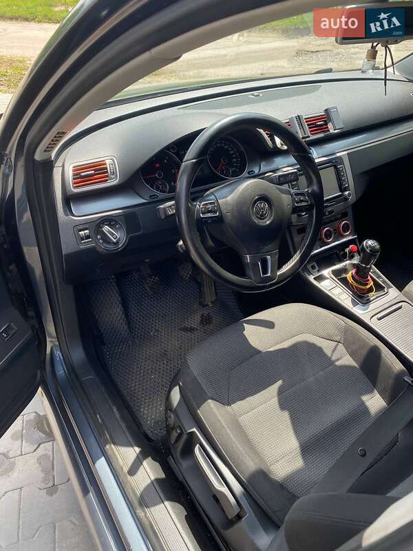 Седан Volkswagen Passat 2014 в Ватутино