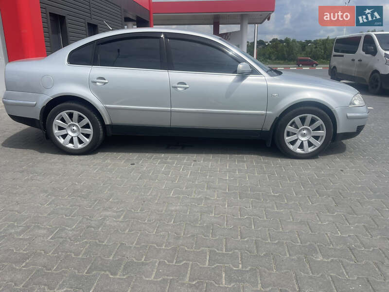 Седан Volkswagen Passat 2002 в Черновцах