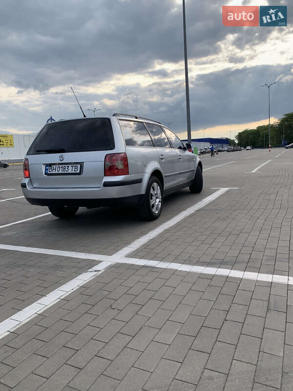 Универсал Volkswagen Passat 2003 в Одессе