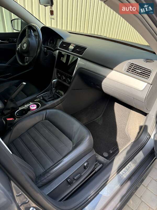 Седан Volkswagen Passat 2014 в Одессе