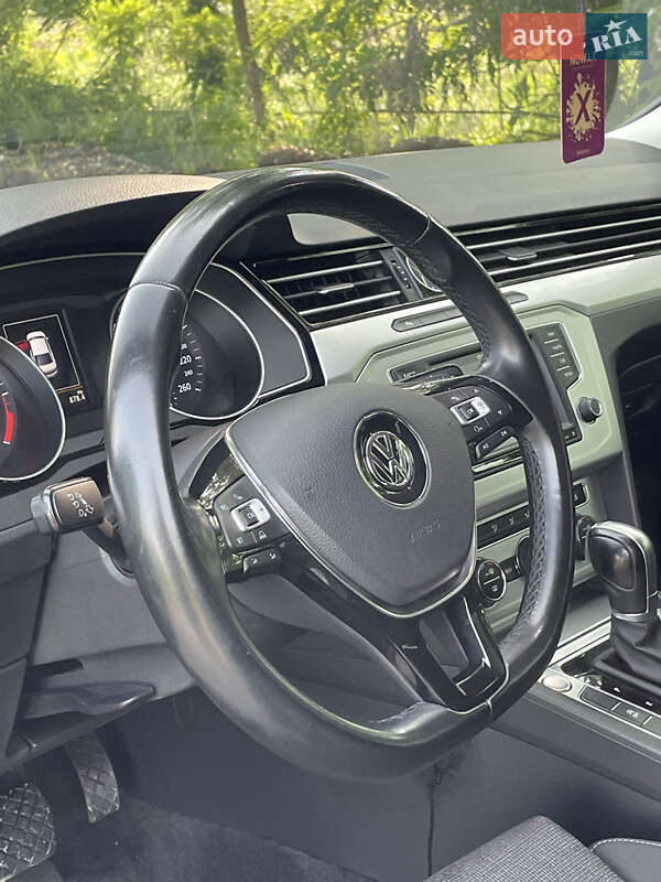 Седан Volkswagen Passat 2015 в Рожище