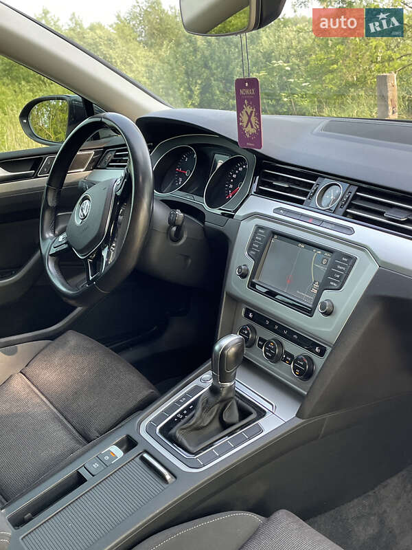 Седан Volkswagen Passat 2015 в Рожище
