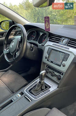 Седан Volkswagen Passat 2015 в 