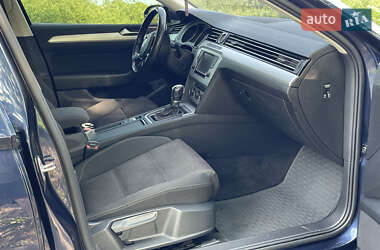 Седан Volkswagen Passat 2015 в 