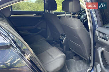 Седан Volkswagen Passat 2015 в 