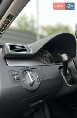 Универсал Volkswagen Passat 2012 в 
