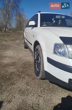 Універсал Volkswagen Passat 2000 в Ковелі