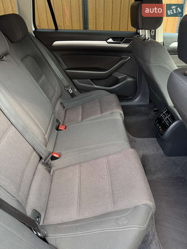 Універсал Volkswagen Passat 2015 в Береговому