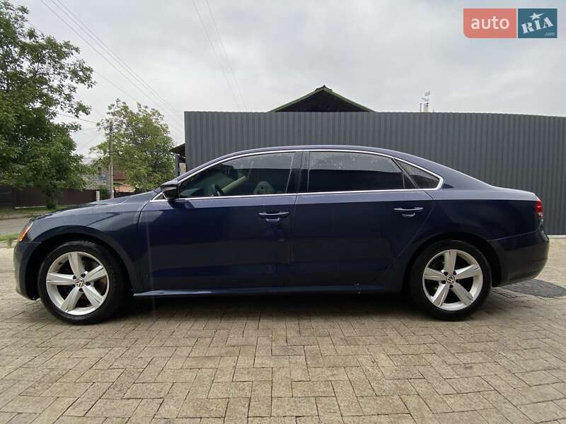 Седан Volkswagen Passat 2012 в Киеве